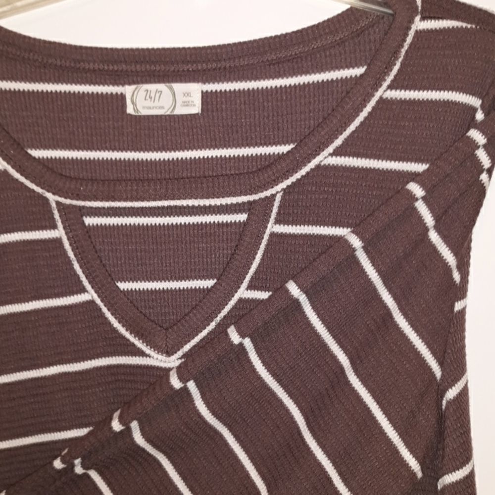 Extra extra large v-neck top - Picture 8 of 8